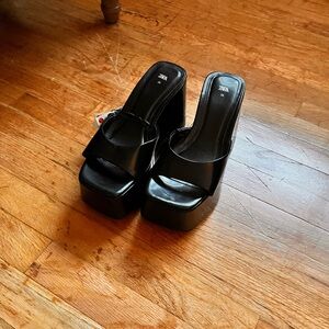 Women's Black Platform Sandals